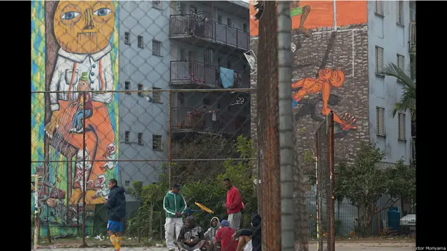 ब्राजील के साओ पाओलो शहर में दीवारों पर चित्रकारी