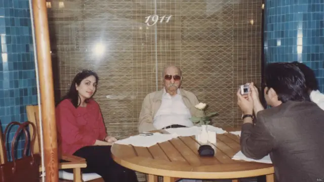 این یگانه دختر خانواده شاهی افغانستان است که با یک شهزاده غیر افغان ازدواج می کند. نوال از نوه های محبوب ظاهرشاه بوده است.