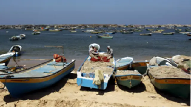 تقول حماس إن البحرية المصرية بدات بالتشديد مؤخرا على الصيادين الفلسطينيين