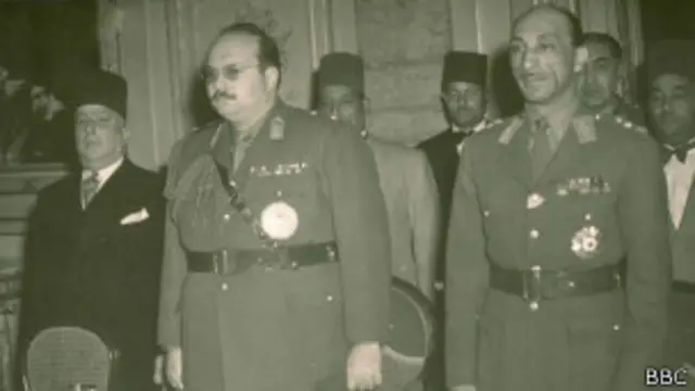 محمدظاهرشاه آخرین پادشاه افغانستان با ملک فاروق آخرین پادشاه مصر 