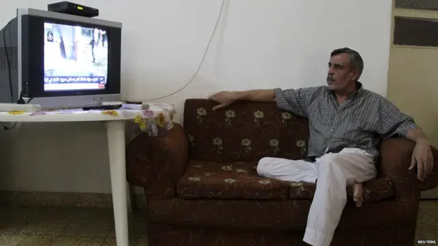 مردم سوریه در داخل و خارج آن کشور اخبار مربوط به بحران کنونی را با نگرانی دنبال می کنند.