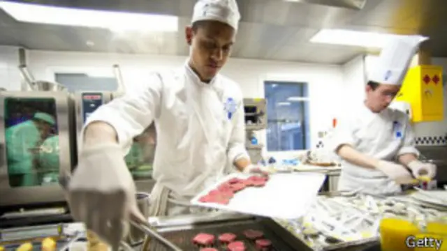 报告说，求职者的基本技能如此之差，四分之一的公司不得不为他们举办培训。