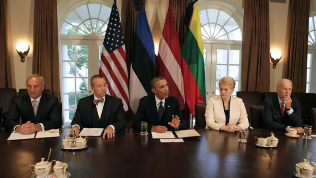 Tổng thống Obama và nội các chính phủ Hoa Kỳ nhiều lần bày tỏ quan ngại về các chiến dịch không kích và hành động quân sự của Nga tại Syria.