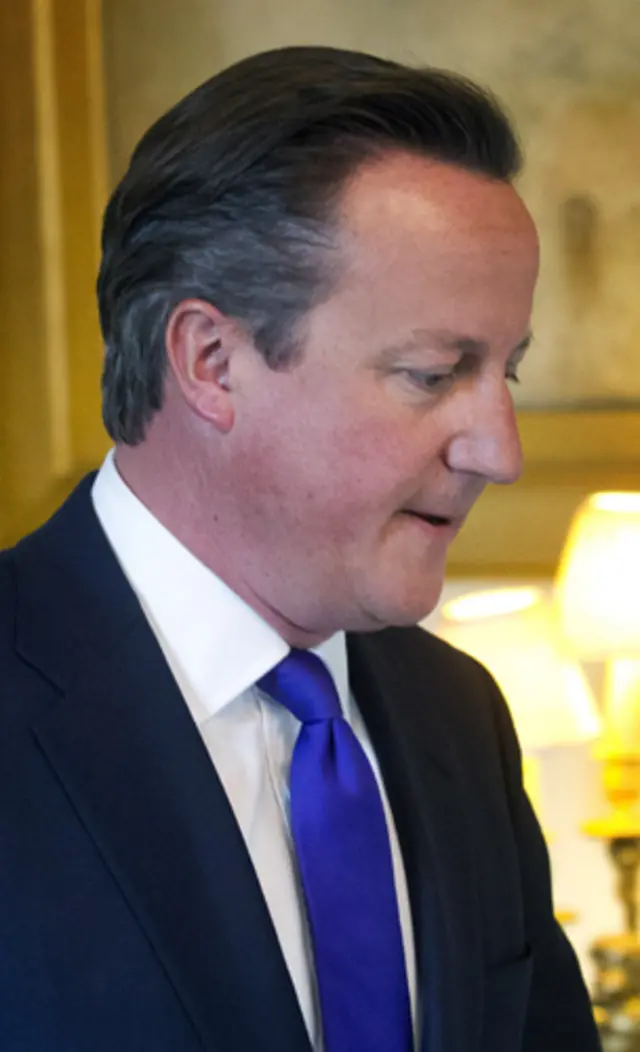 مني كاميرون بهزيمة مؤلمة