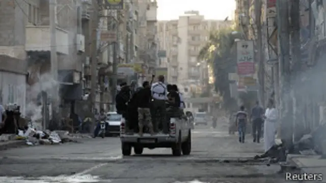 Rebeldes sirios en Deir al-Zor