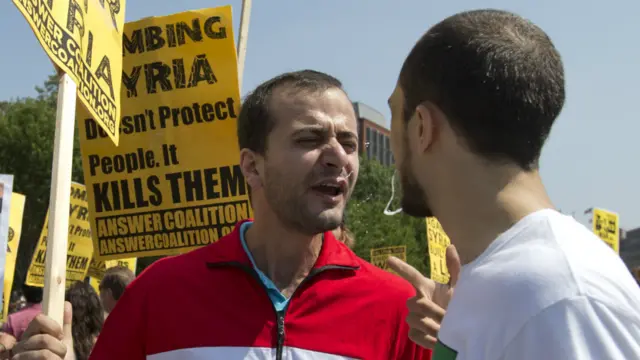 反战和支持动武两派