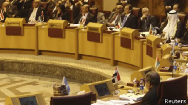 اتهمت الجامعة العربية الحكومة السورية بأنها وراء الهجوم الكيميائي الذي وقع الشهر الماضي