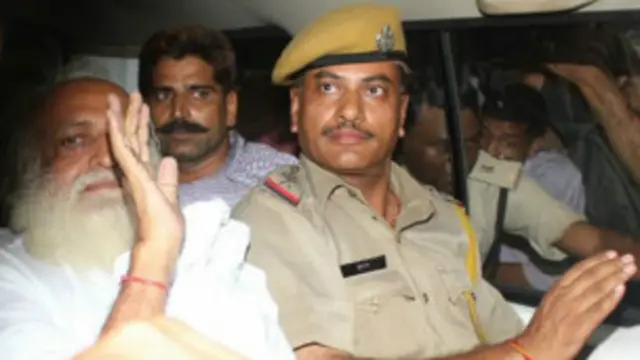 पुलिस हिरासत में आसाराम