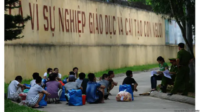 Trong khi đó một nhóm tù nhân mới vừa được đưa tới nhà tù Hoàng Tiến sau khi khoảng 479 tù nhân được thả từ nhà tù này sau lệnh đặc xá của Chủ tịch nước.