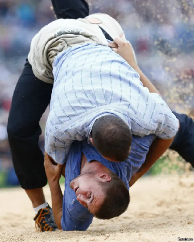 स्विट्ज़रलैंड में कुश्ती प्रतियोगिता