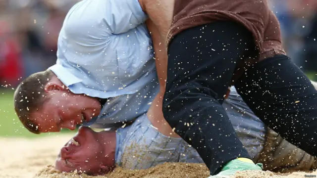 स्विट्ज़रलैंड में कुश्ती प्रतियोगिता