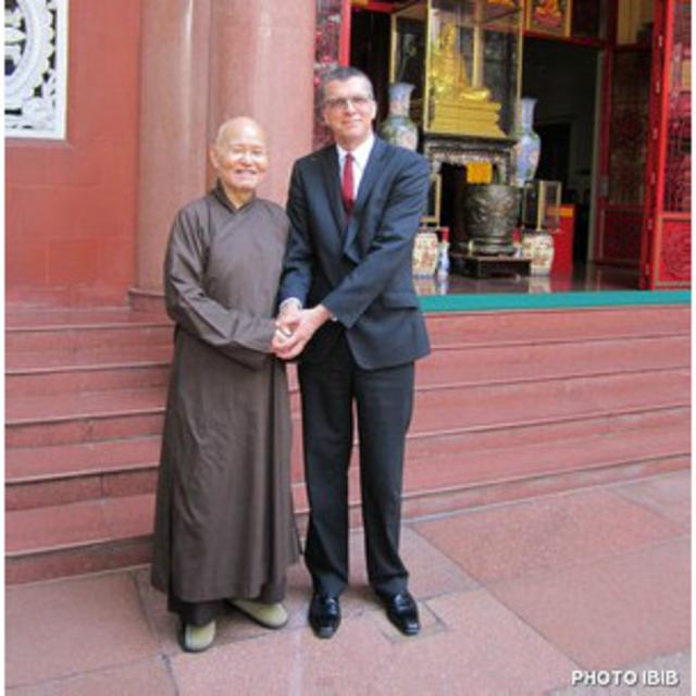 Hồi 11/2012, trong cuộc gặp gỡ với Đại sứ Úc Hugh Borrowman tại Thanh Minh Thiền Viện, Hòa thượng Thích Quảng Độ đã kêu gọi các nước, gồm cả Úc, giúp đỡ tiến trình dân chủ hóa Việt Nam