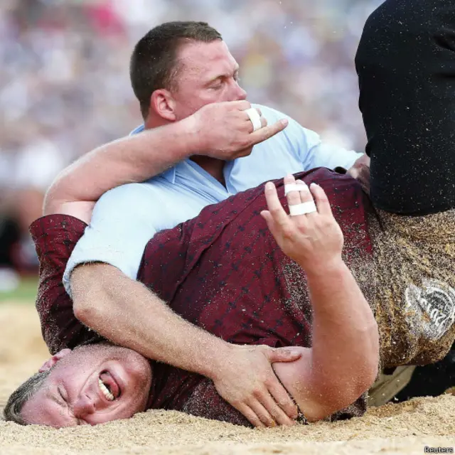 स्विट्ज़रलैंड में कुश्ती प्रतियोगिता