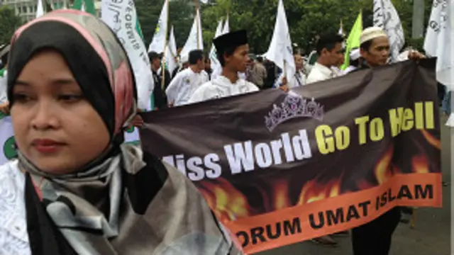 Penyelenggaraan Miss World 2013 ditolak sebagian kelompok Islam.