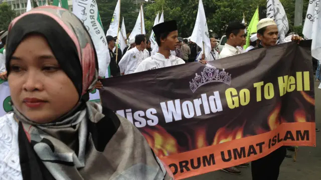 انتہا پسندوں کی جانب سے مقابلے کی مخالفت کی وجہ سے اس مقابلے کو جزیرے بالی تک ہی محدود رکھا گیا ہے اور سکیورٹی کے سخت انتظامات کیے گئے ہیں۔