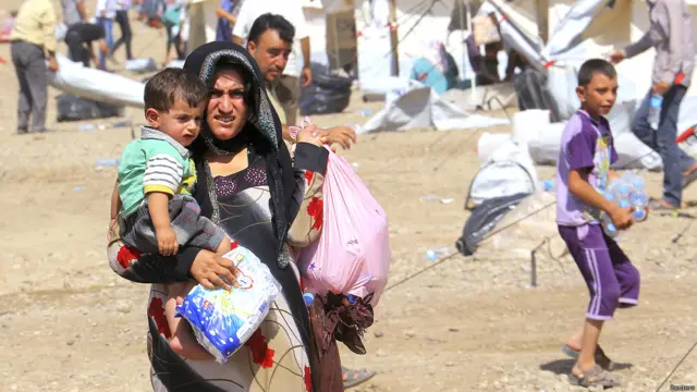 सीरिया में पलायन को मजबूर लोग