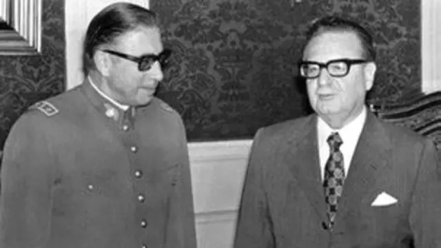 Augusto Pinochet e Salvador Allende. AFP