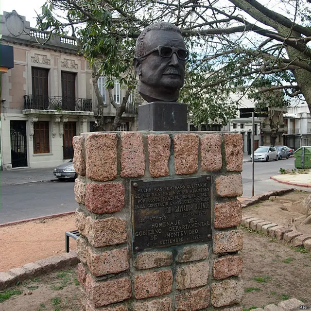 Monumento a Salvador Allende en Uruguay