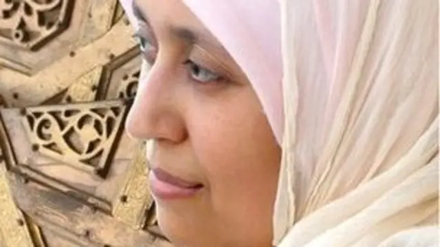 سارا خورشید روزنامه نگار و نویسنده مصری .
مقالات او در روزنامه گاردین، نیویورک تایمز و بسیاری از جراید مصر انتشار یافته است 