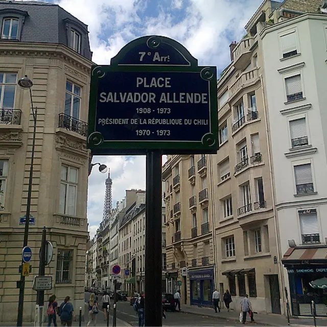 Plaza de Salvador Allende en París