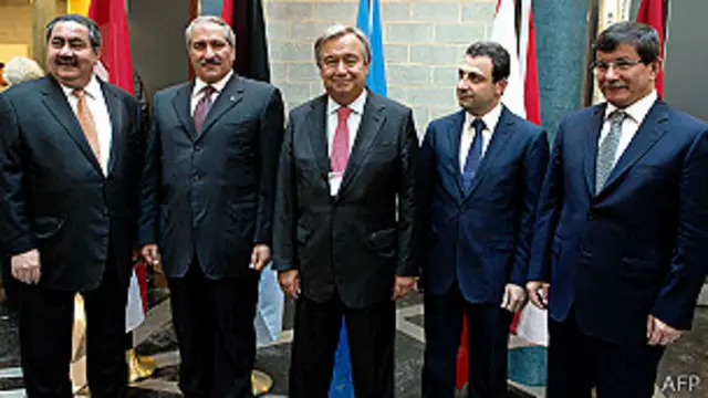 Los cancilleres de Irak, Jordania y Turquía con el ministro de Asuntos Sociales de Líbano y el Alto Comisionado de la ONU para los Refugiados