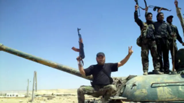 مسلحو الجيش السوري الحر في ادلب