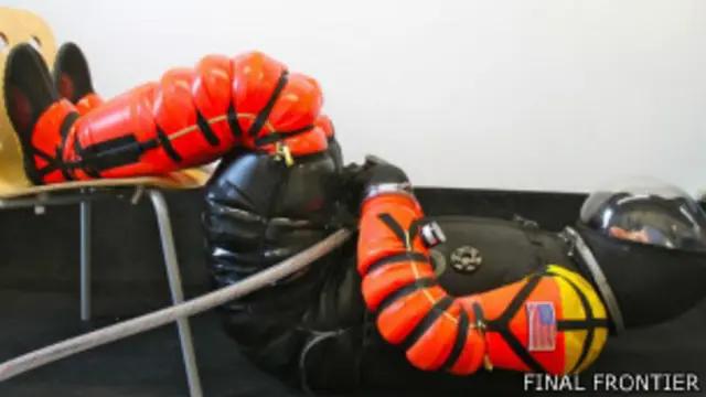 Traje '3G' de Final Frontier