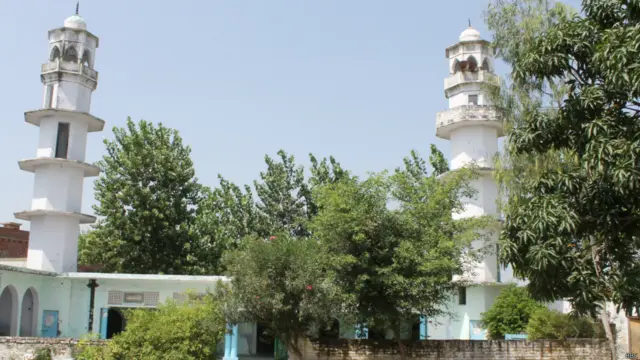 कवाल में बवाल