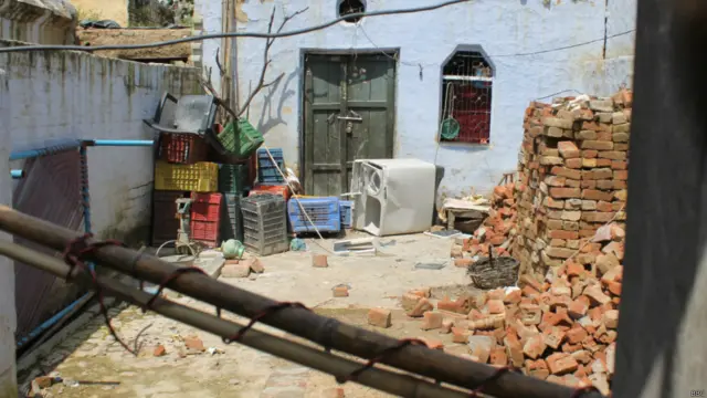 कवाल में बवाल