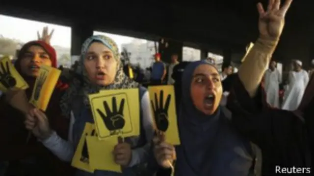 El ejército describe la represión contra la Hermandad como una lucha contra el terrorismo.