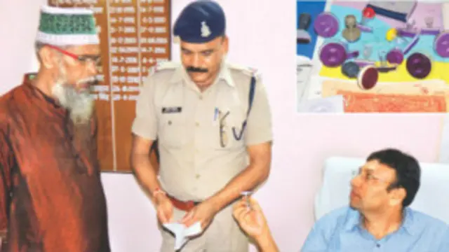 पुलिस का कहना है कि विजय गजभैय्ये के दावों पर आँख मूंद कर भरोसा नहीं किया जा सकता.