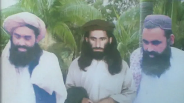 ملا سنگین تحریکِ طالبان کے سابق کمانڈر بیت اللہ محسود کے ساتھ