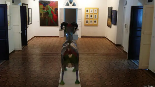 "व्हाय नॉट" कला प्रदर्शनी 