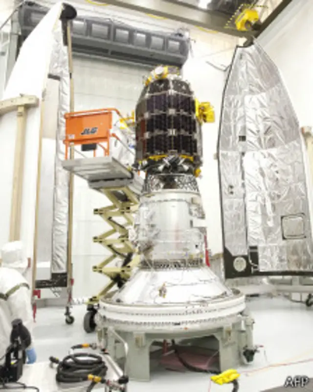 Подготовка зонда LADEE к запуску (28 августа 2013 года)