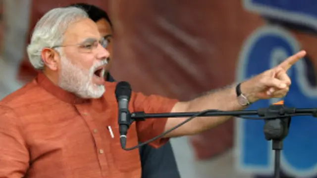 नरेंद्र मोदी ने जयपुर में एक बार फिर कांग्रेस पर निशाना साधा.