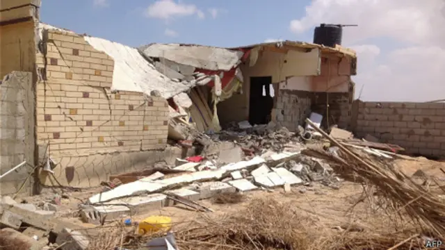 در جریان حمله هفته گذشته ارتش مصر به دهکده ای در شمال سینا شماری پیکارجو کشته و مجروح شدند (عکس آرشیوی)