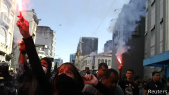 Protesto no Rio | Foto: Reuters