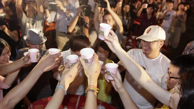 台北同志街頭喜宴