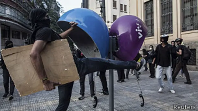 manifestantes en Brasil