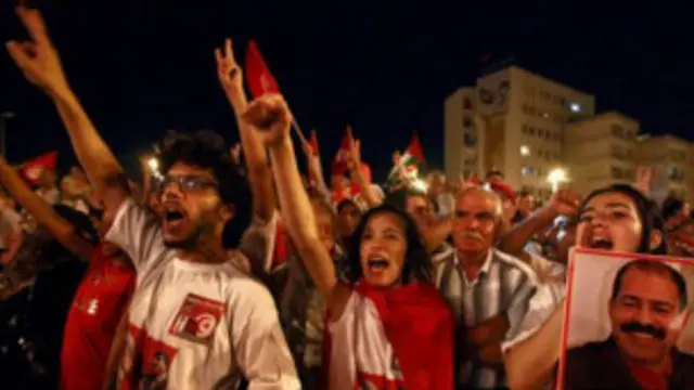 مخالفان از عدم موفقیت دولت در محدود کردن تندرویان انتقاد دارند