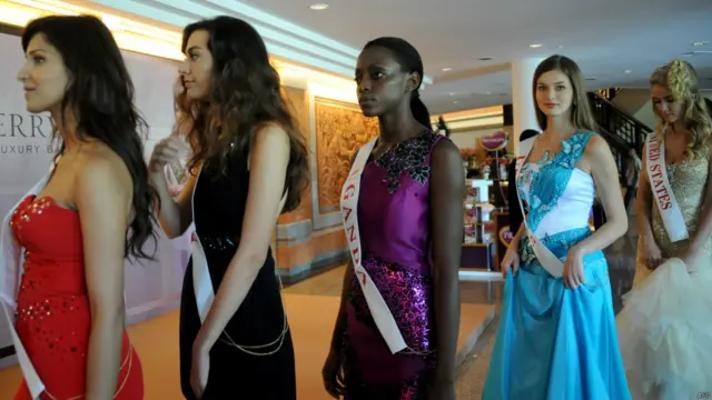 مقابلہ میں جسمانی خوبصورتی کے ساتھ ساتھ شرکاء کی سوجھ بوجھ کو بھی پرکھا جاتا ہے۔ 