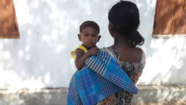 පවුලේ ආර්ථික අග හිඟ කම් මෙම බාල වයස්කාර විවාහ සිදු වීමට බොහෝ සේ බලපා ඇති බව