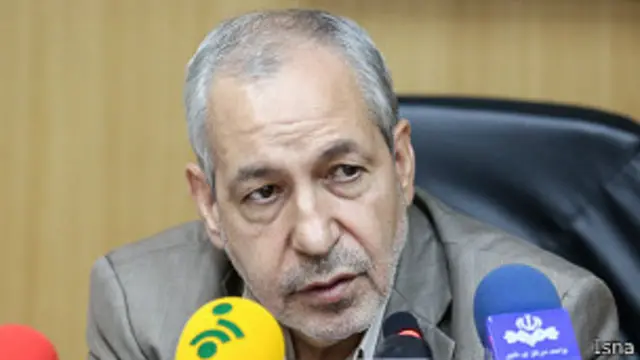 آقای فانی می گوید مدرسه هزینه دارد. یک سال و نیم است که آموزش و پرورش نتوانسته است پولی وارد مدارس کند... اولیا اگر کمک نکنند کار مدرسه مختل می‌شود. باید مردم کمک کنند تا به تدریج بودجه را بازسازی کنیم