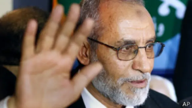 محمد بدیع، "مرشد عام" اخوان‌المسلمین و در عمل رهبر این شبکه است