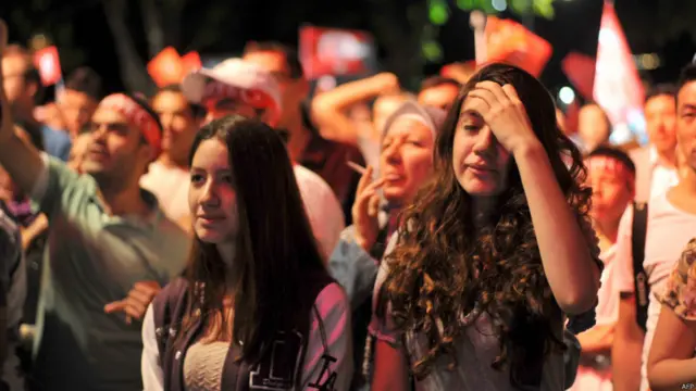 در استانبول و پس از حذف مادرید در دور اول رای گیری بسیاری انتظار شنیدن نام این شهر را داشتند ولی ژاک روخه رئیس کمیته بین المللی المپیک نام توکیو را از پاکت بیرون آورد.