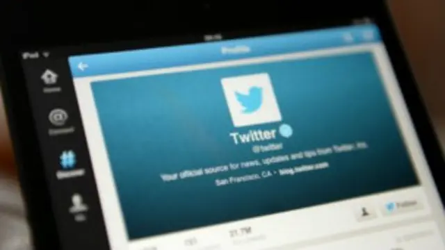 يدخل نحو ثلثي المستخدمين إلى موقع تويتر عبر الهواتف المحمولة