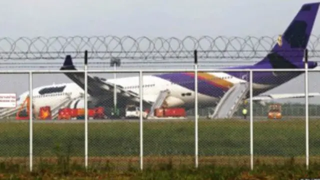 Máy bay Thai Airways gặp nạn