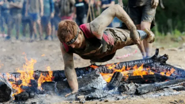 James Simpson sobre o fogo | Photo: PA