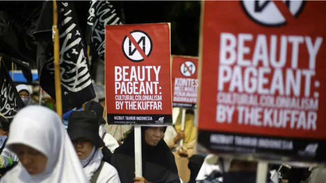 Protes menentang Miss World