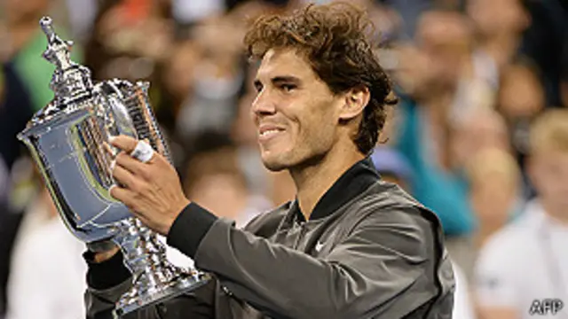 Рафаэль Надаль радуется 13-му трофею на турнирах Большого шлема